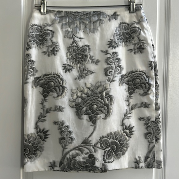 White House Black Market skirt size 0 - Picture 1 of 6